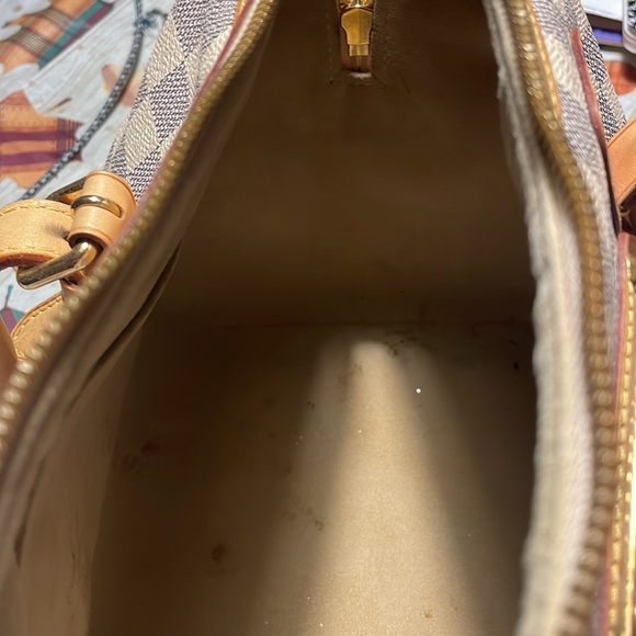 Speedy white LV.purse - Picture 4 of 7